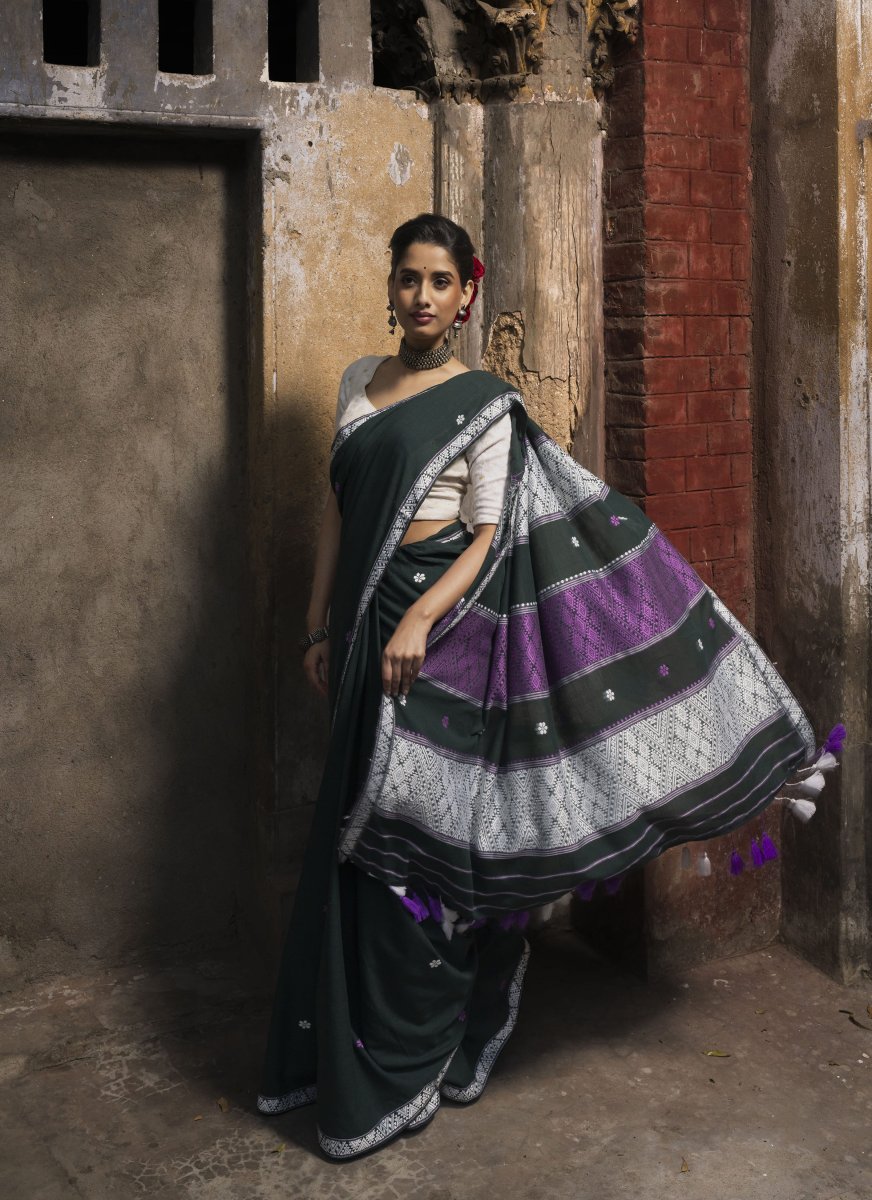 Cotton Saree in Green thumbnail 2